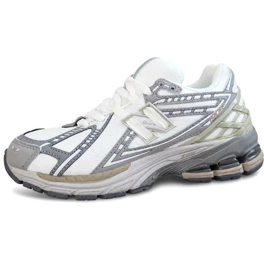 New Balance 1906R · Modelo 01
