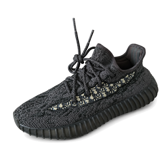 Yeezy Boost x Dior · Modelo 02